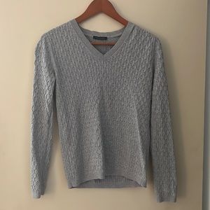 Women’s Tommy Hilfiger size small light grey knit pull over